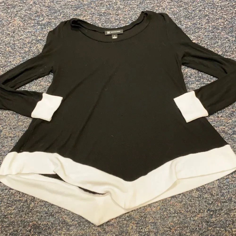 International Concepts Black and white top sz. M